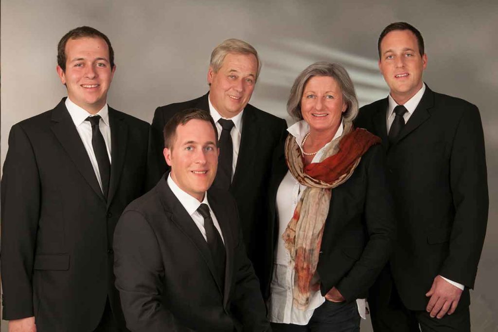 Team des Bestattungshauses Lohnstein in Neu-Anspach – Ansprechpartner für Bestattungsvorsorge, persönliche Beratung und die Planung individueller Bestattungswünsche.